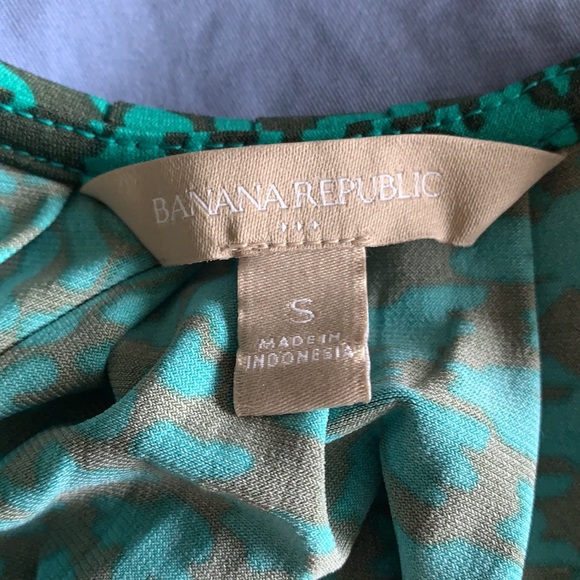 BR Round Neck sleeveless tank NWOT - Picture 5 of 5